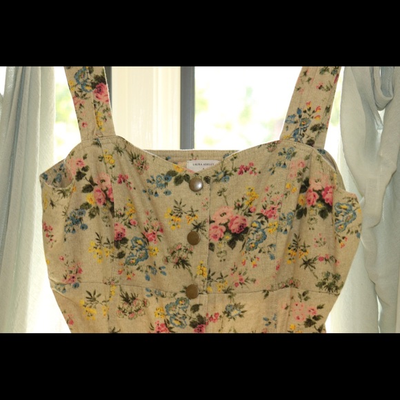 LAURA ASHLEY COLLAB WITH URBAN OUTFITTER FLORAL! - Picture 4 of 4